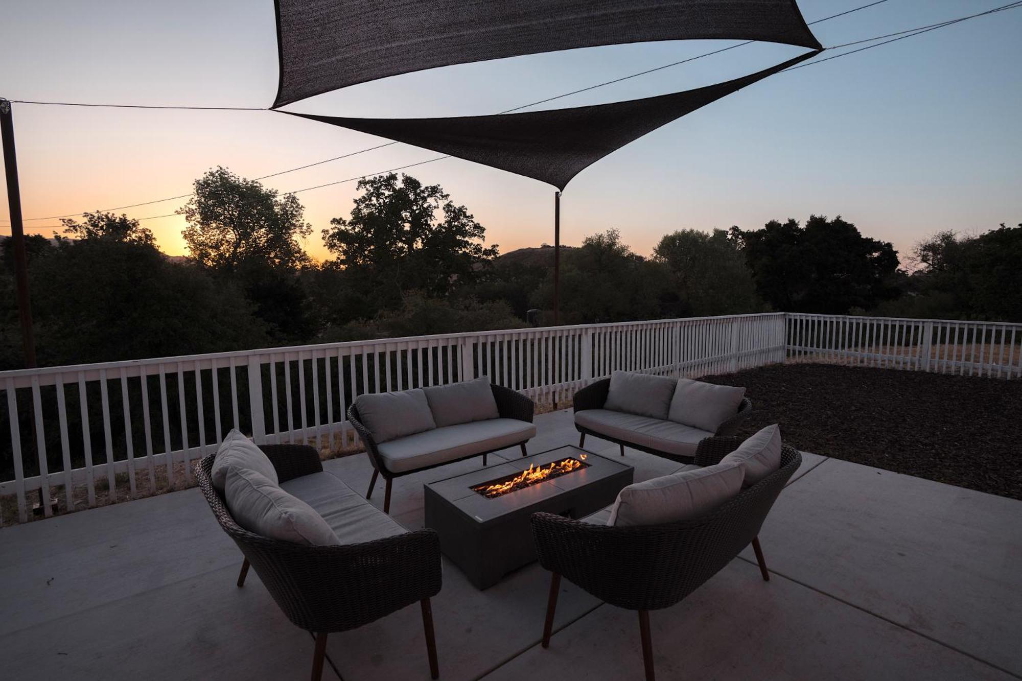 Wine Country Modern Farmhouse With Heated Pool, Hot Tub, Cybertruck باسو روبليس، سان لويس أوبيسبو، كاليفورنيا المظهر الخارجي الصورة